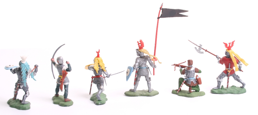 Britains Swoppet Foot Knights set of Six foot figures, 1470 with Lance ,1471 with sword,1472 - Image 2 of 2