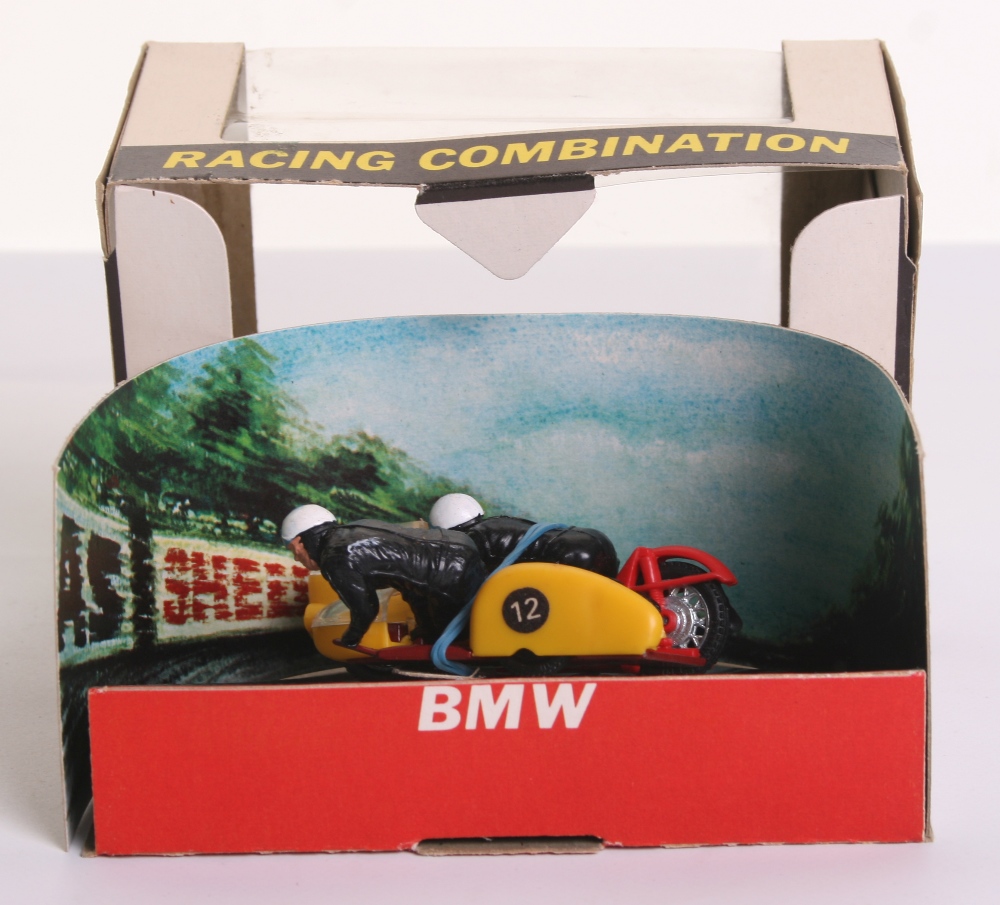 Britain’s 9699 BMW Racing Combination Motorcycle, red/yellow bike, in 1st issue window box in mint - Image 3 of 4