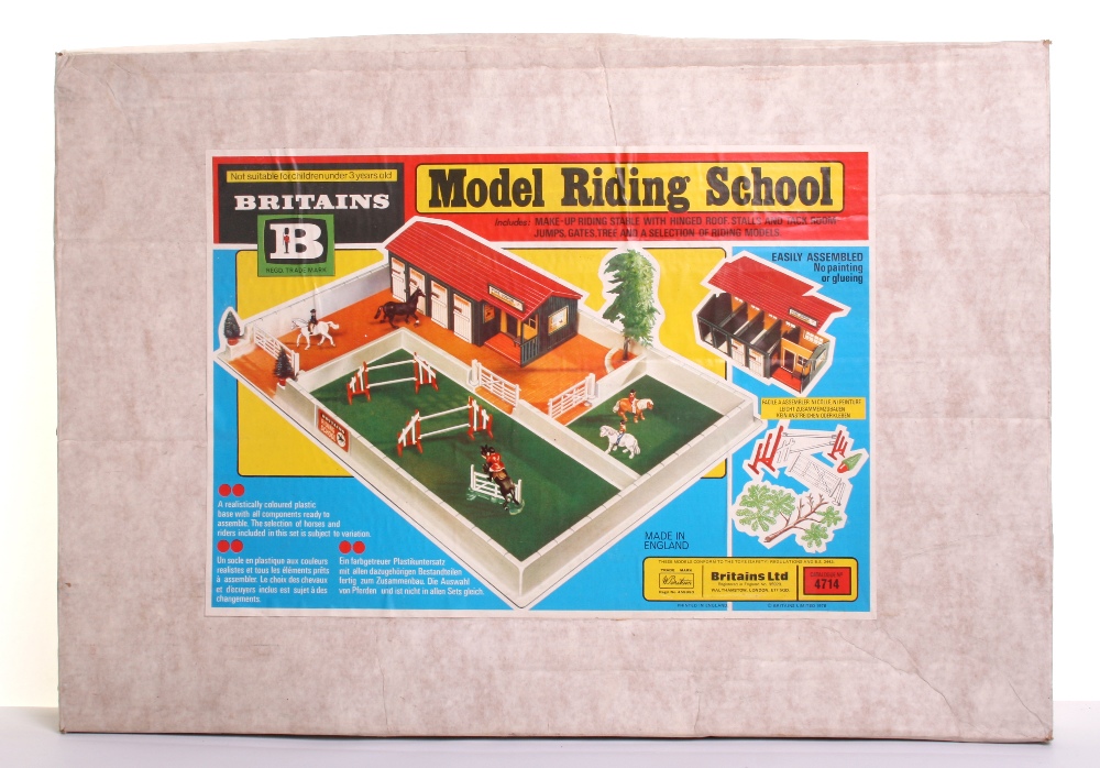 Britains Boxed 4714 Model Riding School, includes make up riding stable with hinged roof, stalls and