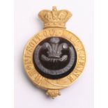 Victorian Welsh Regiment Officers Glengarry Badge, gilt crowned garter with black felt centre and