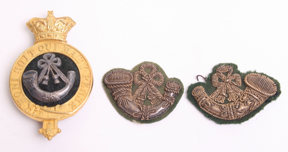 Victorian Durham Light Infantry Officers Glengarry Badge and Collar Badges, fine gilt glengarry