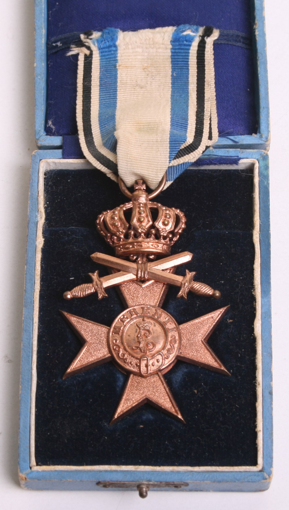 Imperial German Bavarian Military Service Cross being a 3rd class example with swords, housed in the - Image 2 of 5