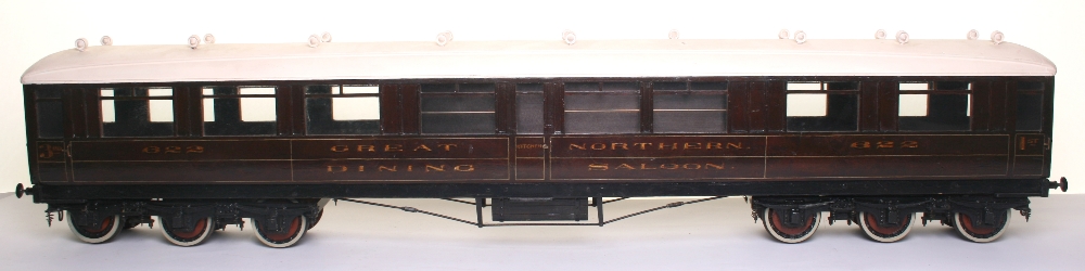 * Two 3 ¼” gauge wooden model Great Northern coaches, late 19th early 20th century, with cast iron - Image 2 of 4