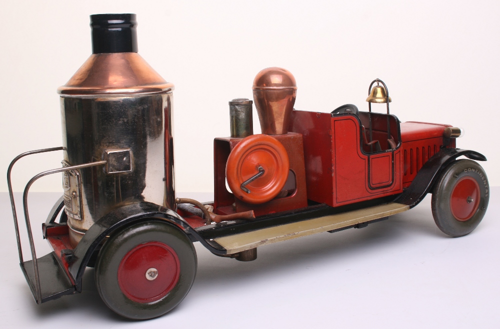 Large scale tinplate c/w Fire Pump with electric light, probably Bing circa 1920, finished in red - Image 2 of 3