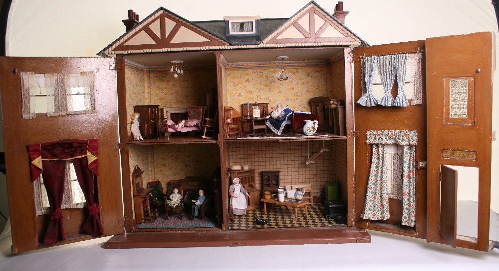 ‘The Station House’ painted wooden Edwardian doll house, the impressive brown and cream painted - Image 3 of 3