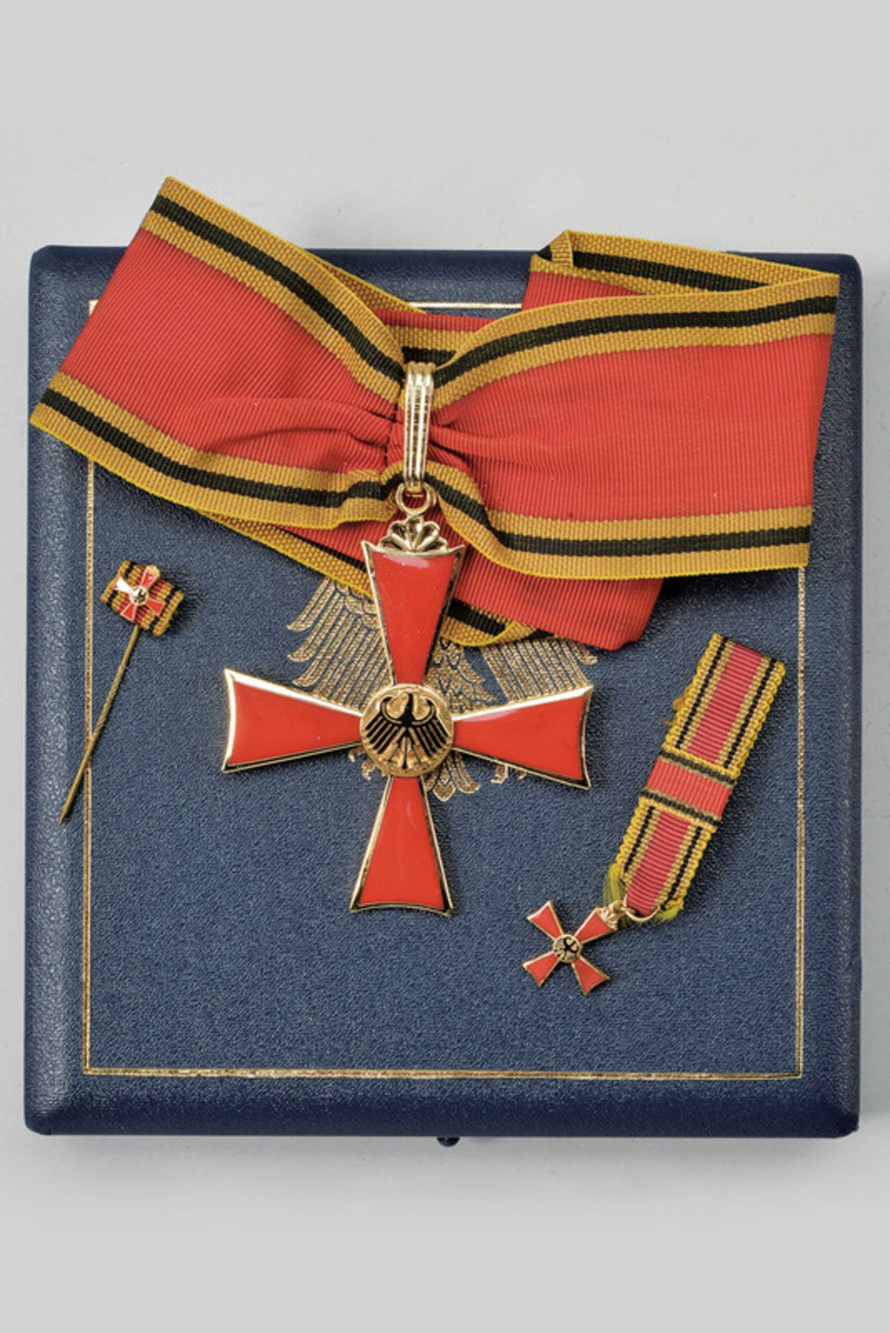 Order of Merit of the Federal Republic of Germany dating: 20th Century provenance: Germany Grand