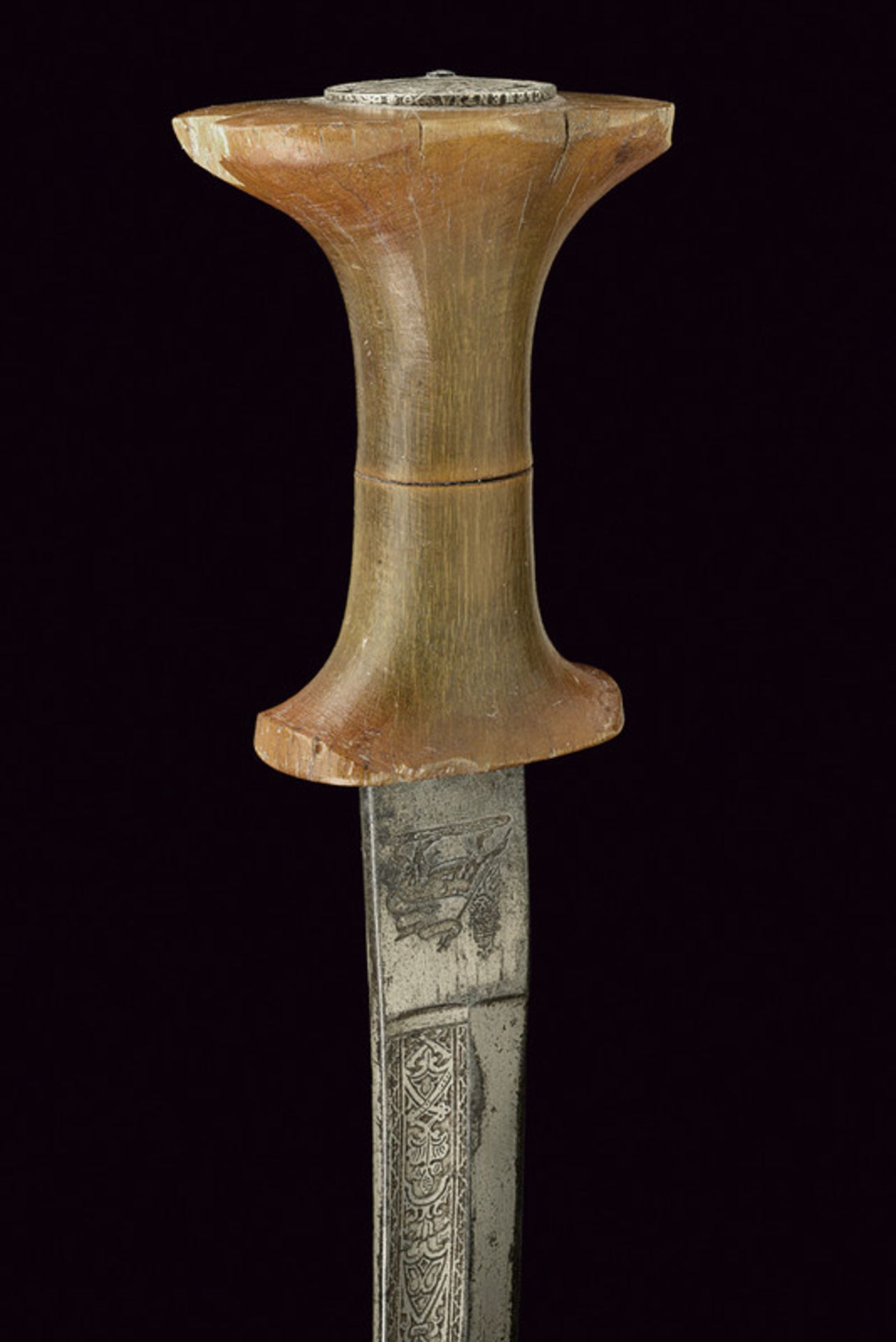 A guradé dating: late 19th Century provenance: Abissinia Curved, single-edged blade with wide - Image 4 of 5