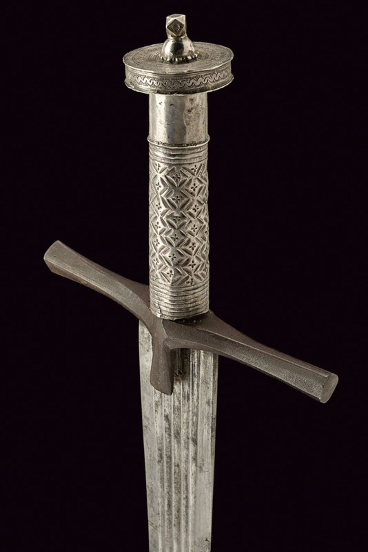 A fine kaskara dating: 19th Century provenance: Sudan Wide, straight, double-edged blade with five - Image 3 of 4