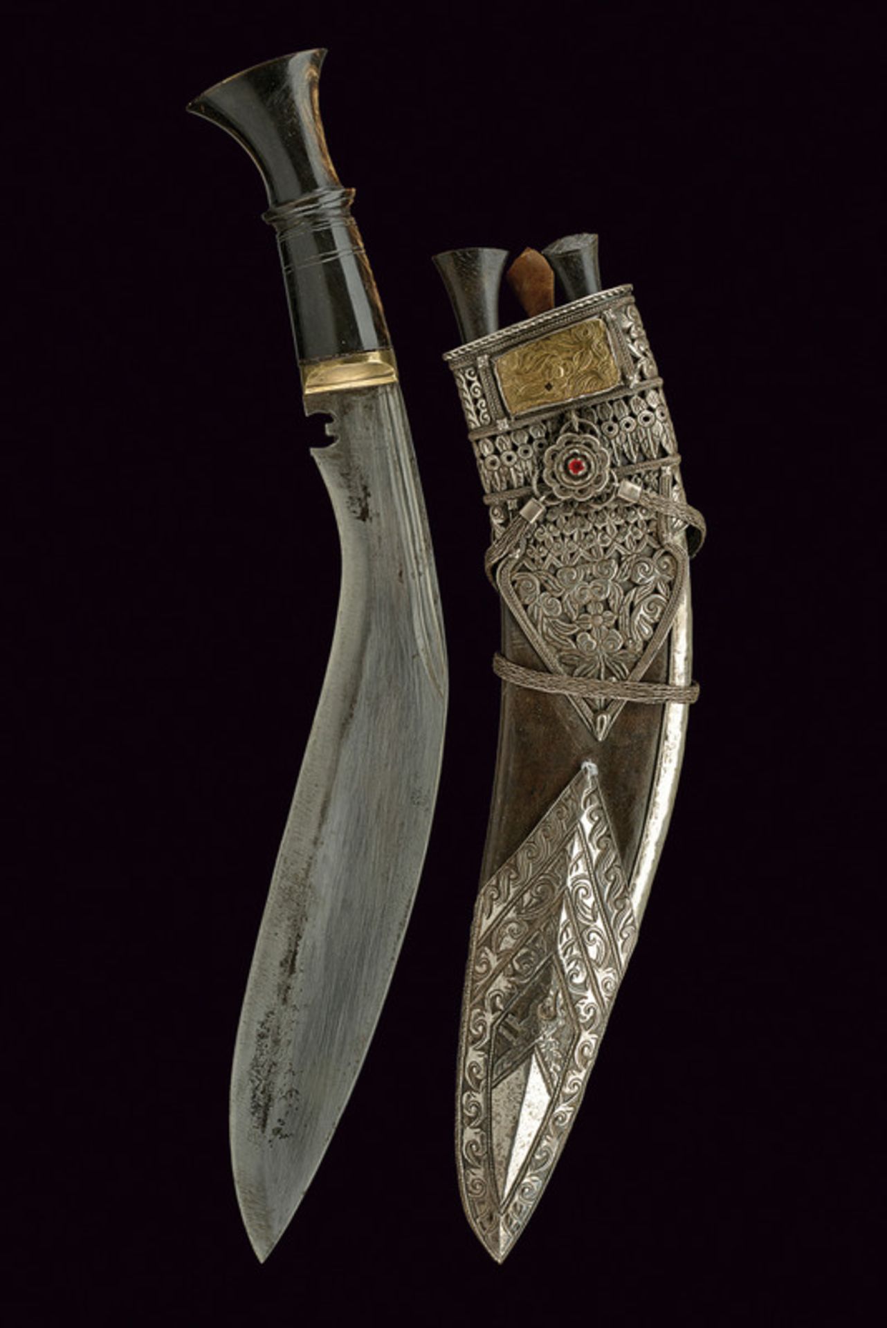 A fine kukri dating: first quarter of the 20th Century provenance: India Typical, curved, single- - Image 4 of 4