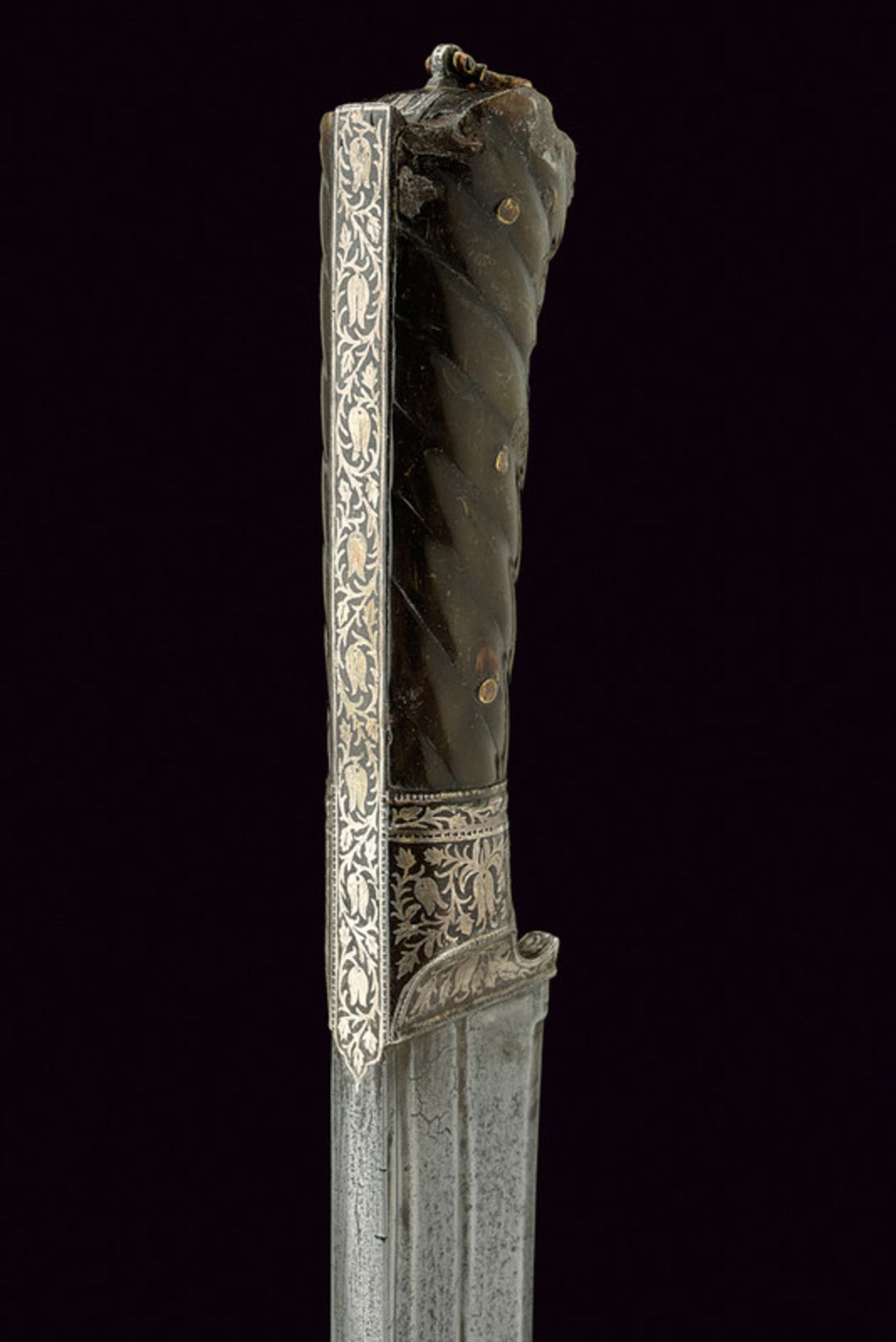 A long Khyber knife dating: mid-19th Century provenance: Afghanistan Slightly curved, single-edged - Image 2 of 4