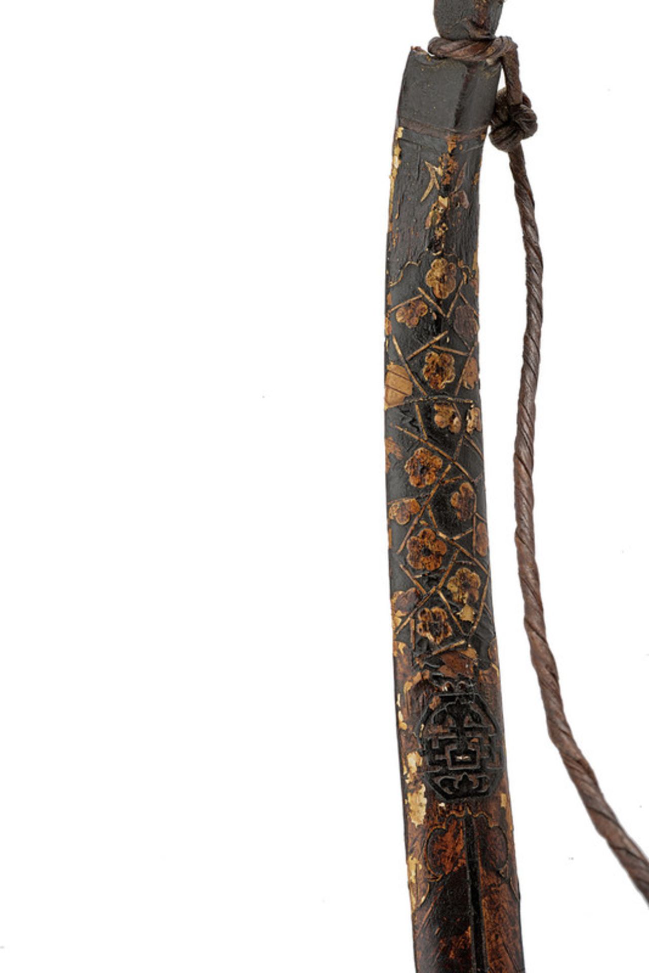 A rare painted folding bow dating: 19th Century provenance: China Wooden bow painted with polychrome - Image 2 of 6