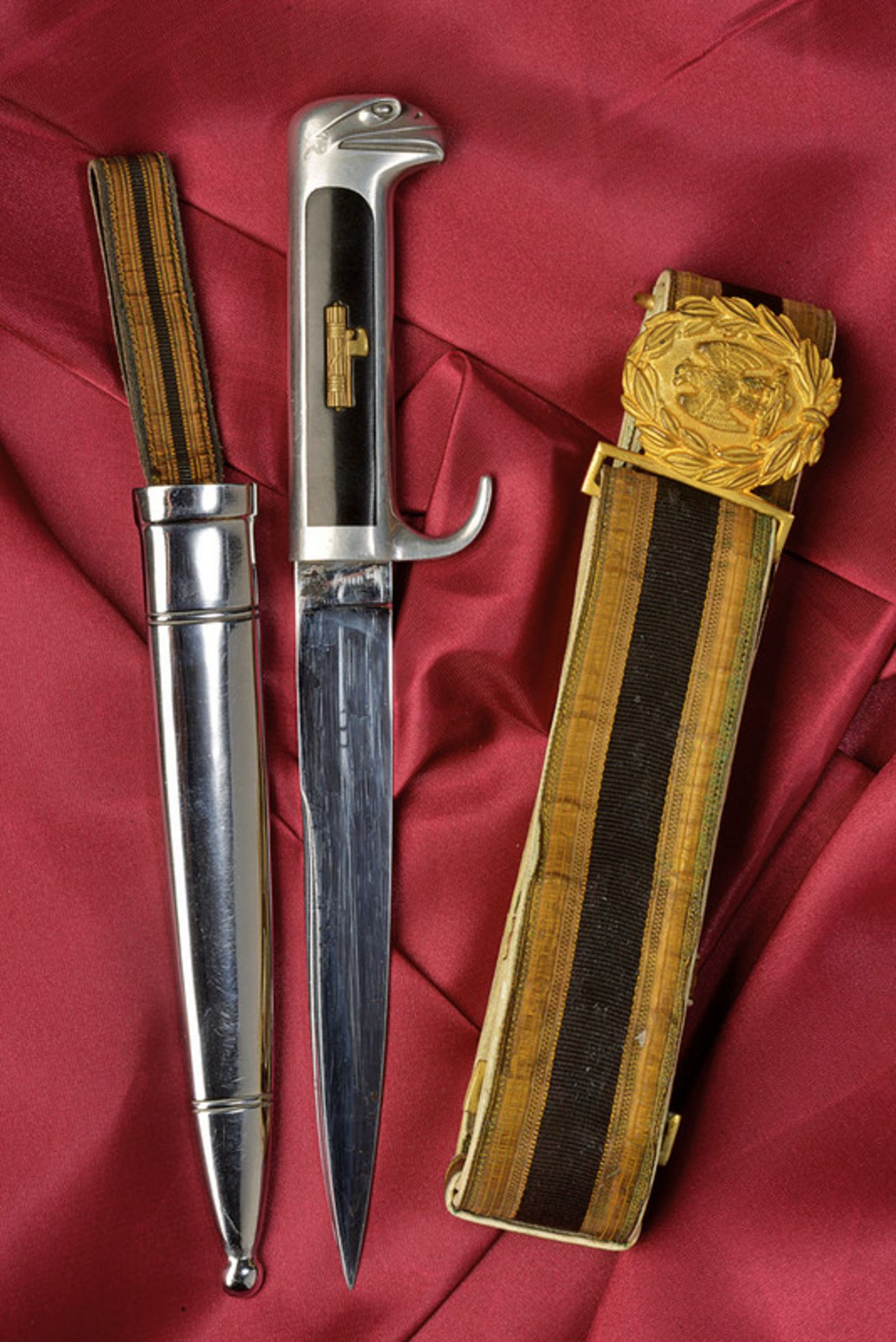 A 1931 model MVSN officer's dagger dating: second quarter of the 20th Century provenance: Italy