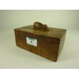 'Mouseman' oak trinket box and cover 15c