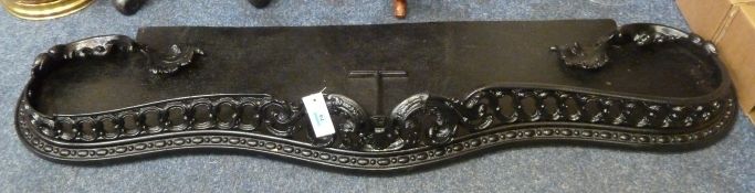 Early Victorian cast iron serpentine fender 134cm overall