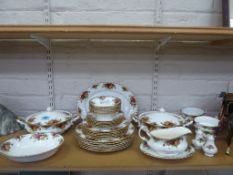 Royal Albert 'Old Country Roses' dinner service - six place settings (lacking two soup bowls)