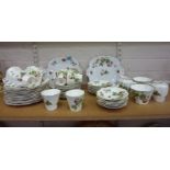 Coalport 'Strawberry' tea service - 12 place settings