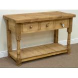 Rustic pine three drawer dresser with potboard base,