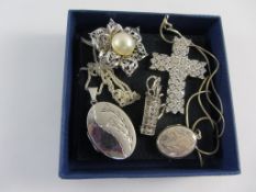 Marcasite golf bag brooch, lockets,