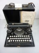 Vintage Underwood Standard Portable Typewriter, cased,