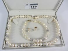 Pearl necklace,