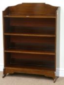 Early 20th century mahogany open bookcase fitted with four shelves,