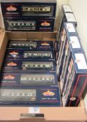 Bachmann 00 gauge BR and Great Western carriages boxed (13)
