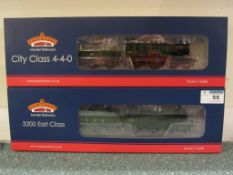 Bachmann 00 gauge GWR 3200 Earl class locomotive and tender 31-087D and City class 4-4-0 locomotive