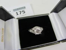 Brilliant cut diamond ring, centre diamond of 1.