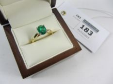 Oval emerald ring approx 1 carat hallmarked 18ct