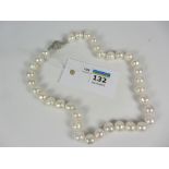 Pearl necklace with screw clasp