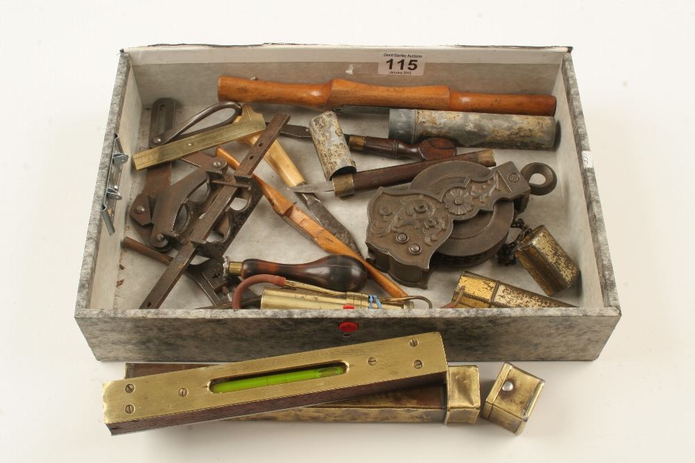 A box of tools G+