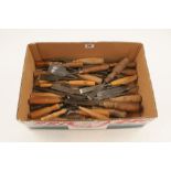 A quantity of chisels G