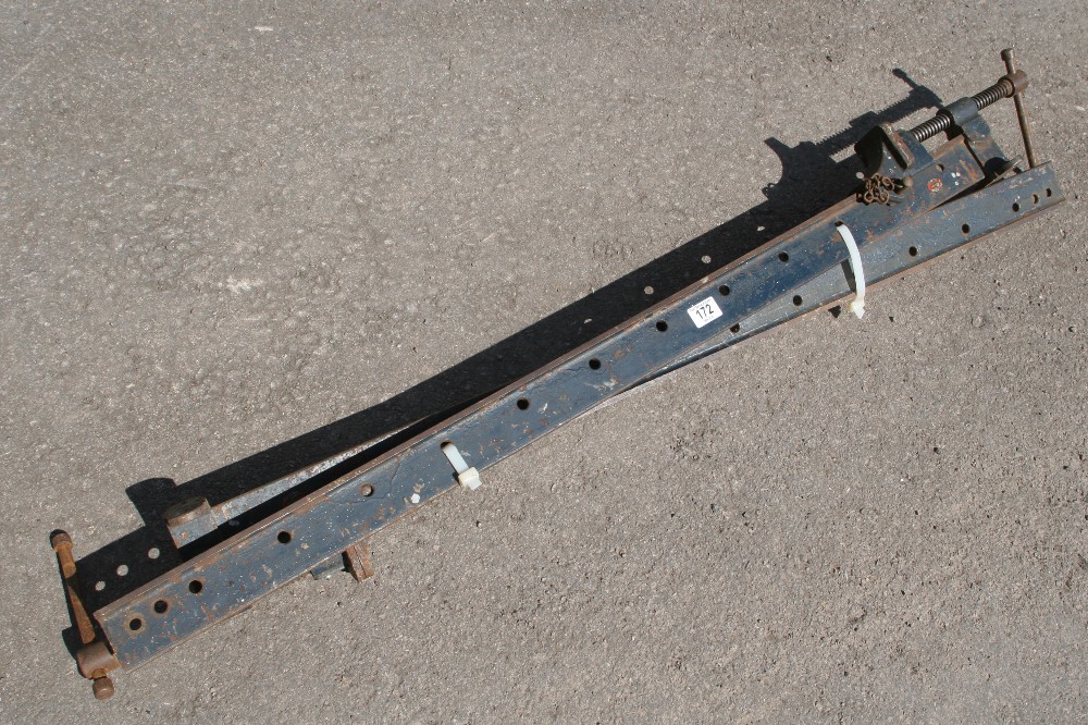 A pair of 3'6" heavy duty T bar sash cramps by WODEN