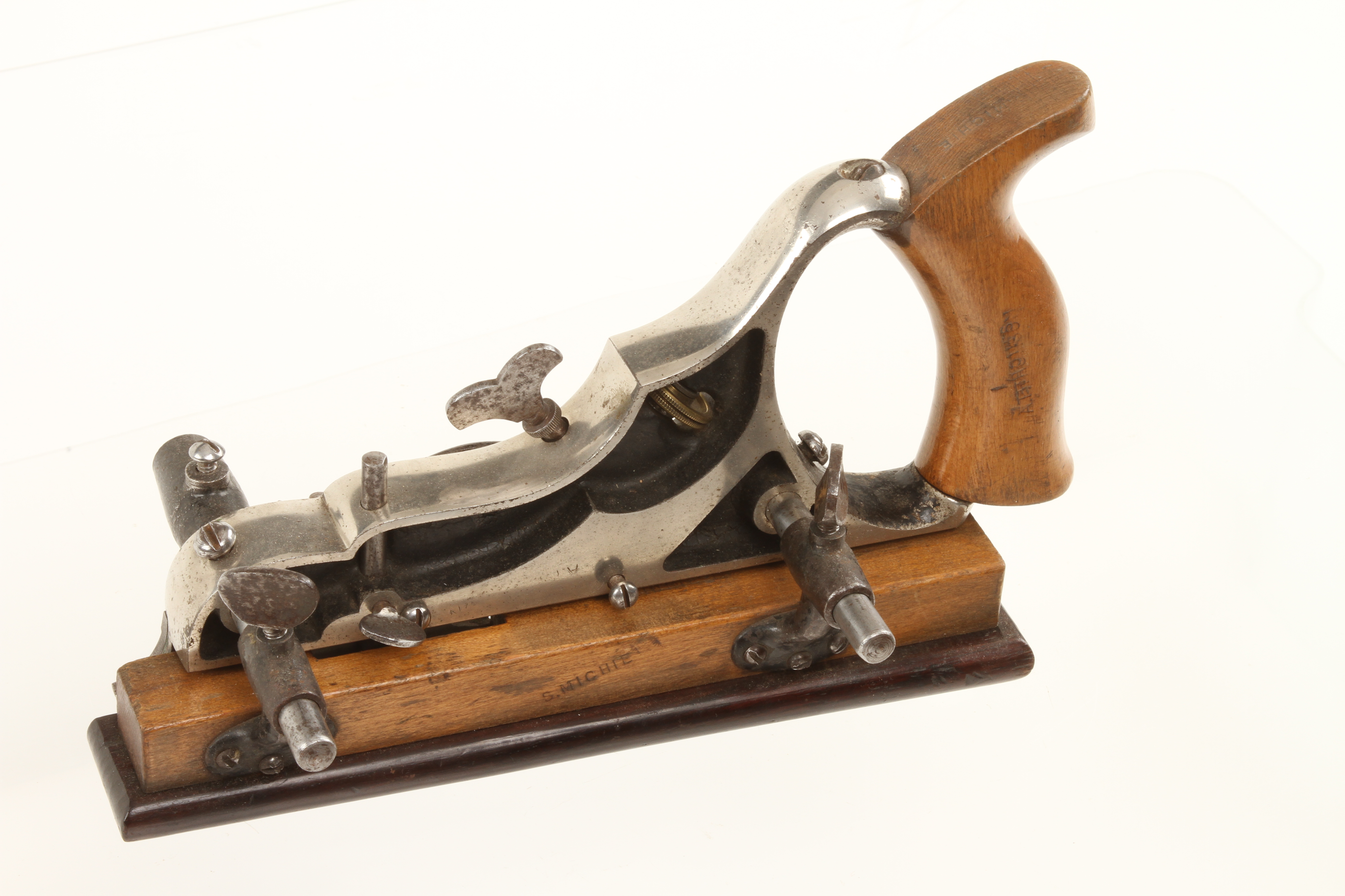 A rare SIEGLEY No 2 combination plane (illustrated Russell fig 953) lacks cutters G++