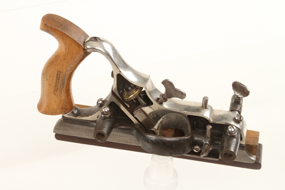 A rare SIEGLEY No 2 combination plane (illustrated Russell fig 953) lacks cutters G++ - Image 2 of 2