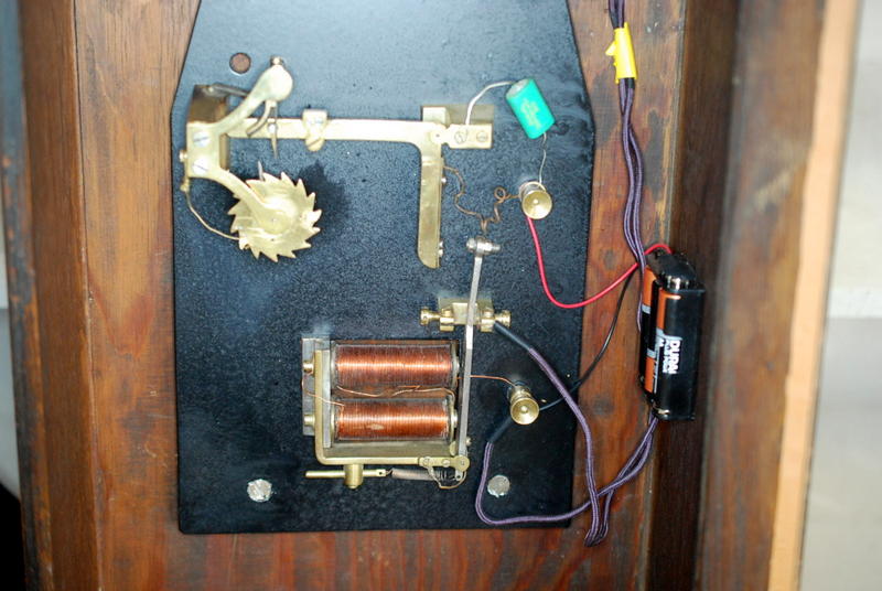 A Shortt-Synchronome 1920's/30's free pendulum electromechanical pendulum clock manufactured by - Image 4 of 5
