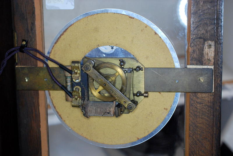 A Shortt-Synchronome 1920's/30's free pendulum electromechanical pendulum clock manufactured by - Image 3 of 5