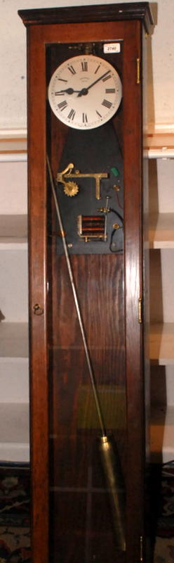 A Shortt-Synchronome 1920's/30's free pendulum electromechanical pendulum clock manufactured by
