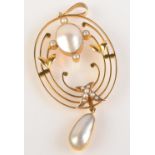 An Art Nouveau gold pendant with pearls and blister pearls. Condition Report: In good condition, 3 x