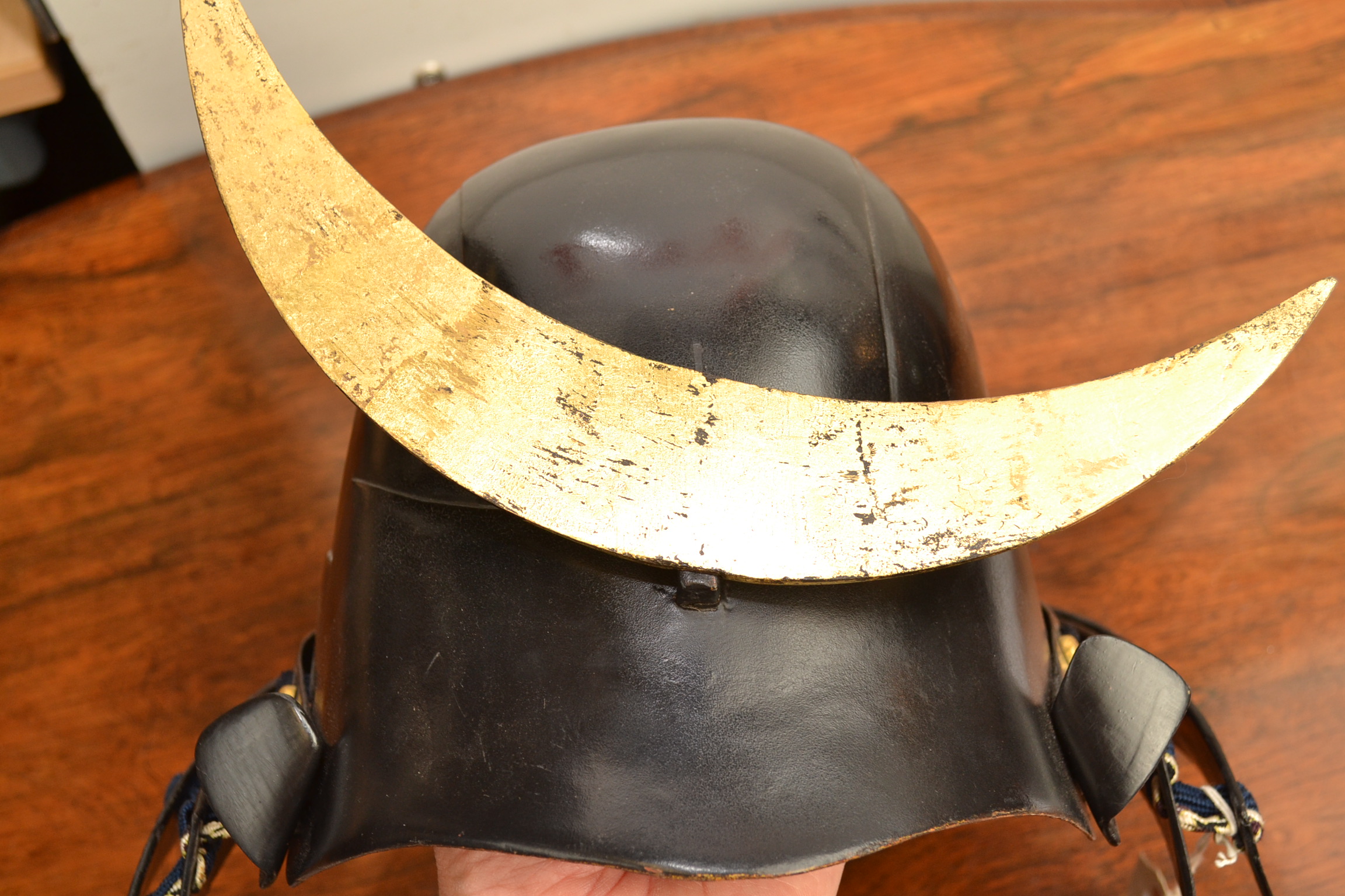 A Japanese 18th-19th century Zunari helmet. - Image 6 of 6