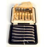 A set of six George V silver handled dessert knives, Sheffield, 1922, boxed,