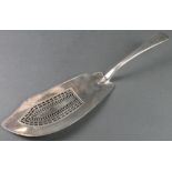 A George III silver fish slice with pierced decoration, London 1811, 132 grams