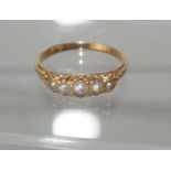 18ct Gold ladies Gold ring set with 5 graduated natural pearls