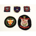 Militaria : An assortment of cloth badges , comprising two Guards Armoured Division ( IV ) formation