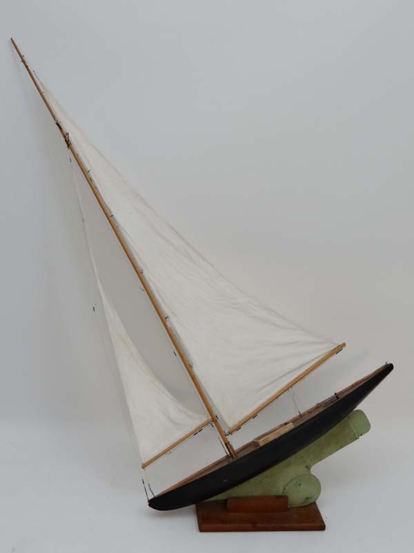 A large 19th C pond yacht. With metal keel with working articulated rudder. Fabric sails, string and - Image 9 of 11