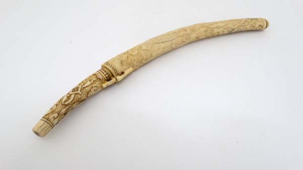 An 18thC carved oriental dagger with dragon seeking Pearl of Wisdom to sheath and Buddhist sign - Image 7 of 9