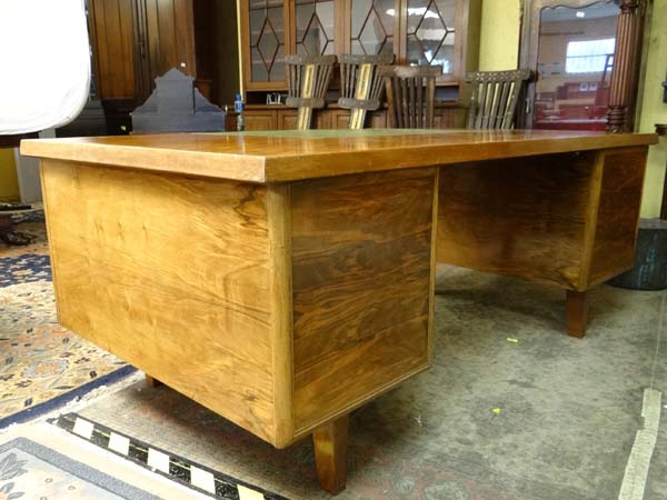 Vintage Retro : Waring and Gillows Table Pedestal Code no. FTA 192 of walnut and satin walnut 6' x - Image 5 of 29