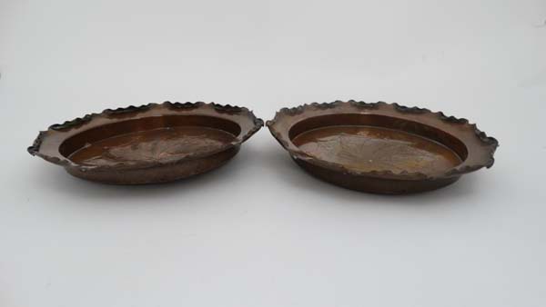 Arts and Crafts : A pair of circular wavy edged dishes with hammered decoration to centre marked ' - Image 3 of 11