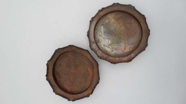 Arts and Crafts : A pair of circular wavy edged dishes with hammered decoration to centre marked ' - Image 10 of 11