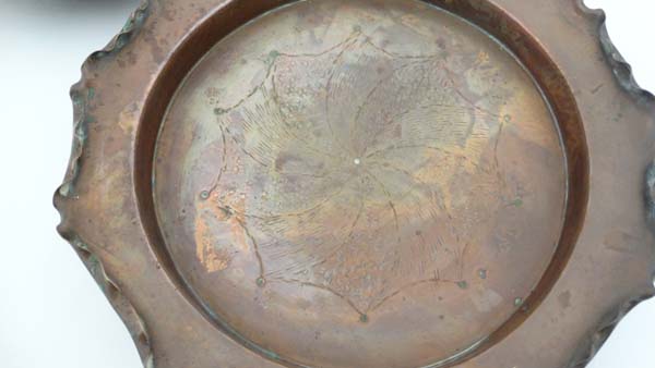 Arts and Crafts : A pair of circular wavy edged dishes with hammered decoration to centre marked ' - Image 5 of 11